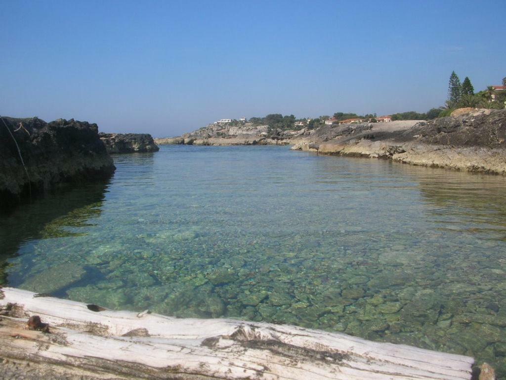 A Due Passi Dal Mare Con Piscina Villa Fontane Bianche Ngoại thất bức ảnh
